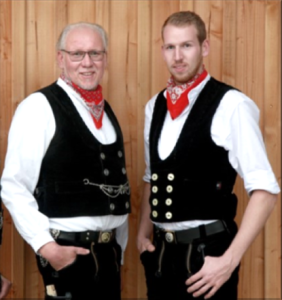 Geschäftsführung 
mit 2 Generationen